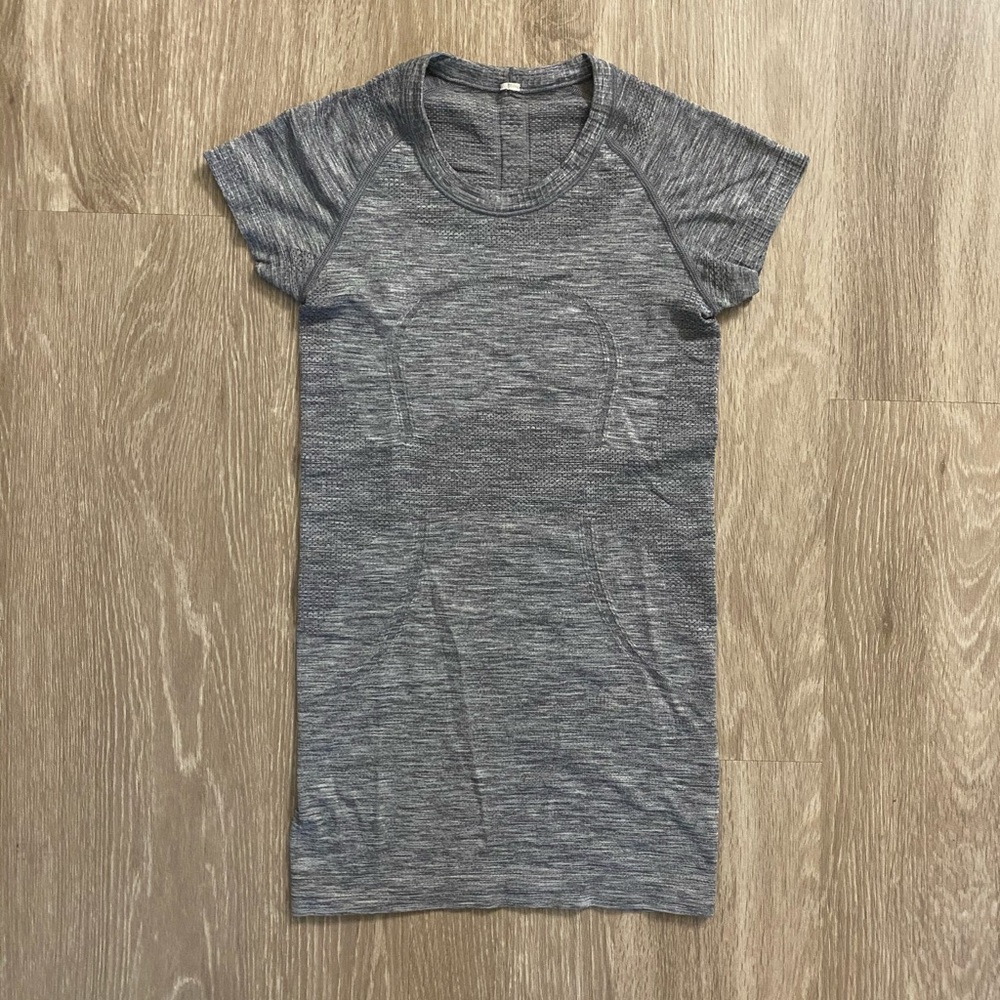 Gray Lululemon Swiftly T-Shirt Size 2